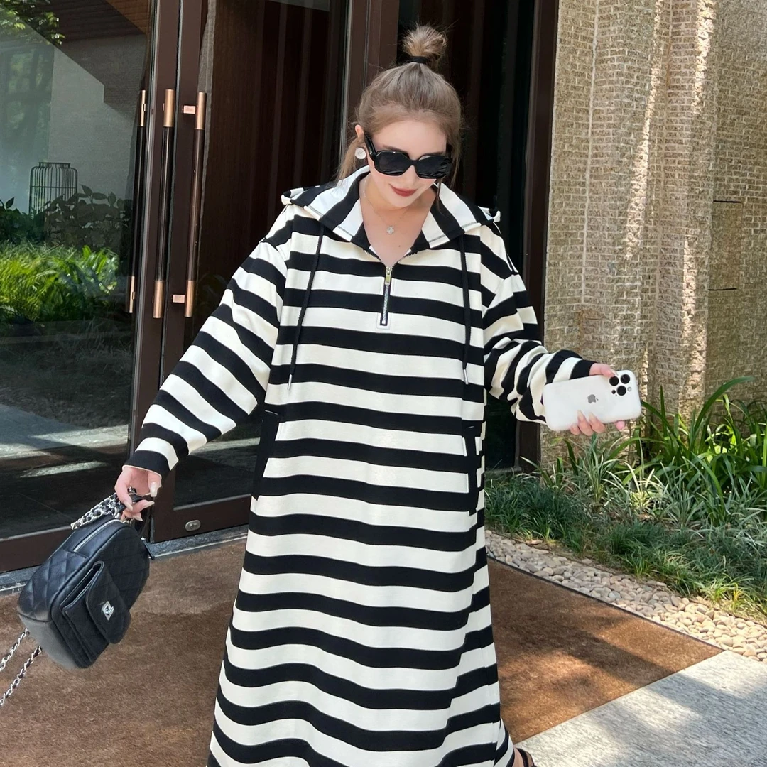 媛子大码小众条纹连帽连衣裙秋季新款高级感胖mm遮肉显瘦洋气长裙