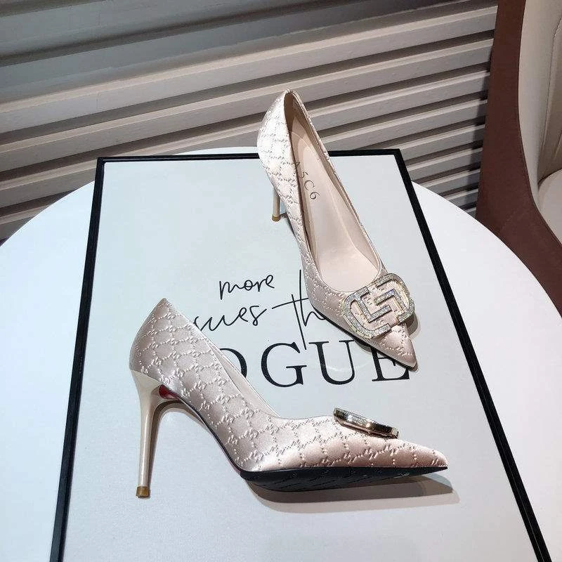 2025新款奢华水钻方扣细跟尖单鞋气质优雅绸缎面明星同款百搭鞋子