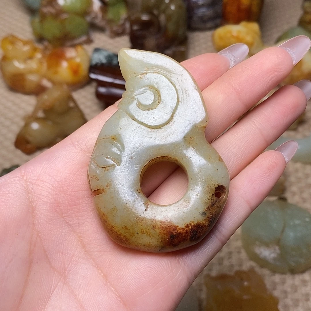 未镶嵌蛇纹石玉颈饰