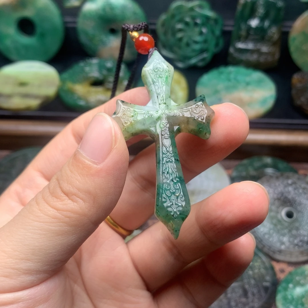 独山玉未镶嵌颈饰