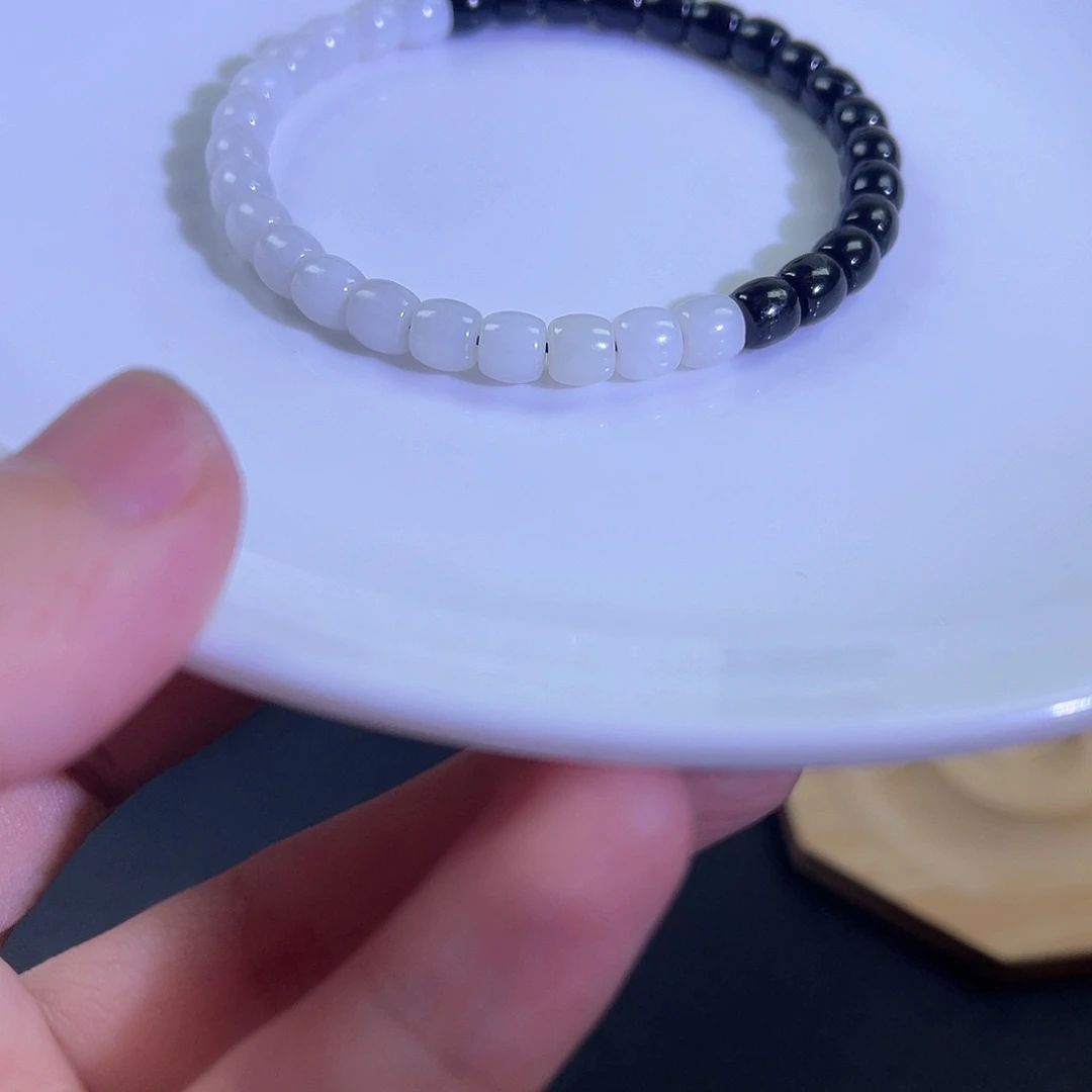 和田玉未镶嵌手链卡 6 黑白直切