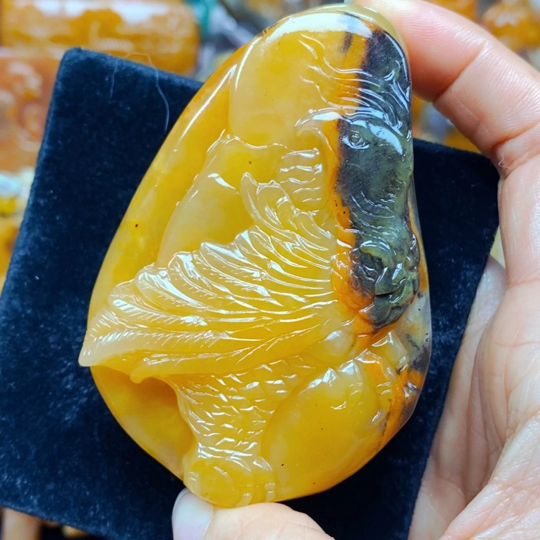 未镶嵌石英质玉（黄龙玉）颈饰