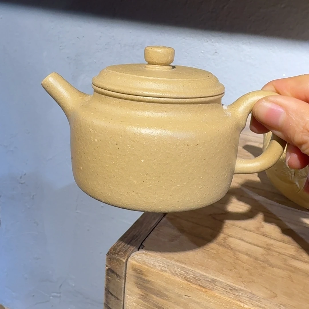 本山绿泥茶壶微瑕梨皮150毫升左右