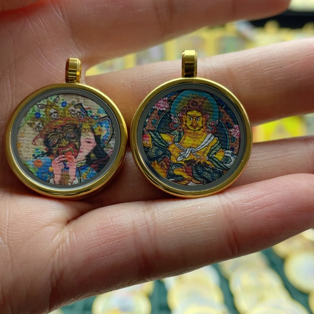 吊坠小****?唐卡等多种形式的艺术