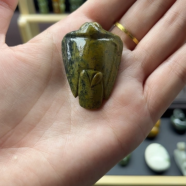 岫岩河磨玉（透闪石质玉）未镶嵌手链