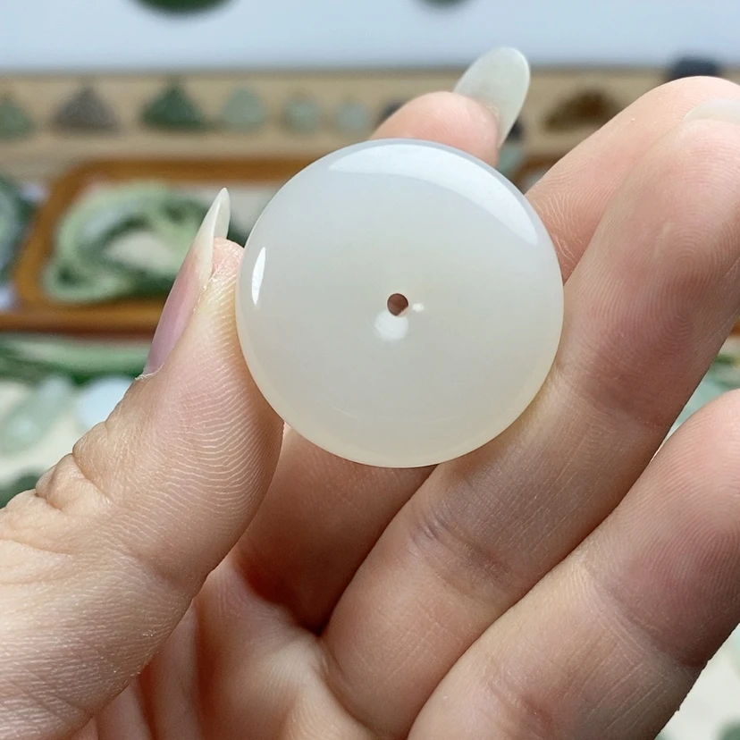 【闪购商品】颈饰未镶嵌和田玉