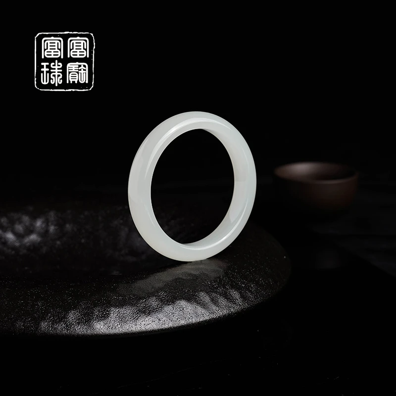 【白瓷】富富珠宝 和田玉气质百搭手镯（天然珠宝多样性发）
