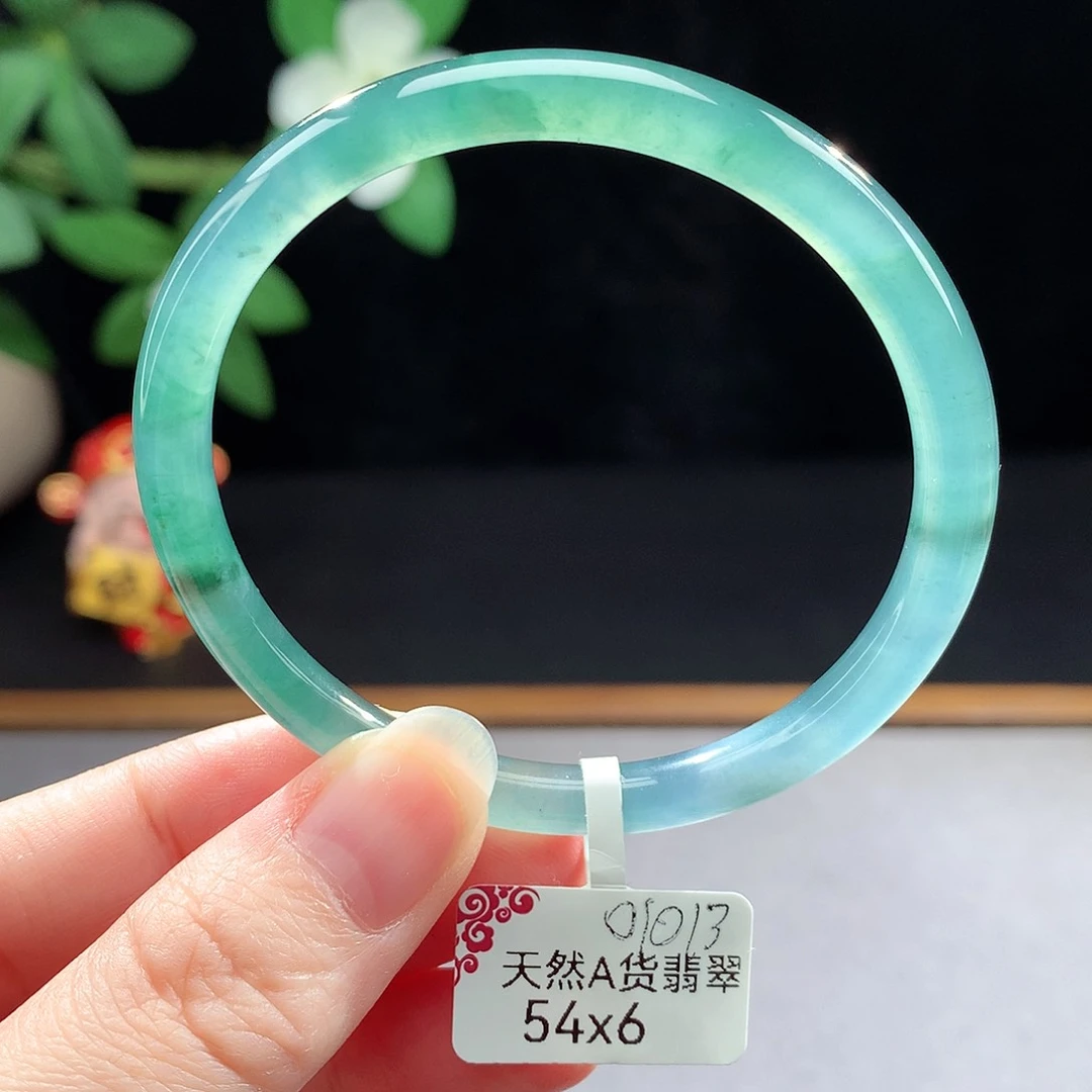 未镶嵌手镯（圆镯）翡翠