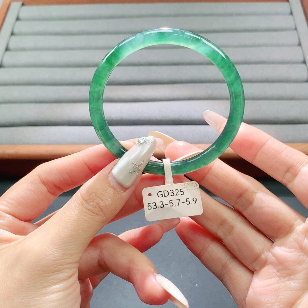 翡翠未镶嵌手镯天然