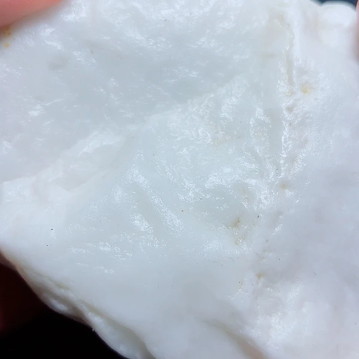 和田玉（糖玉）未镶嵌珠宝奇石