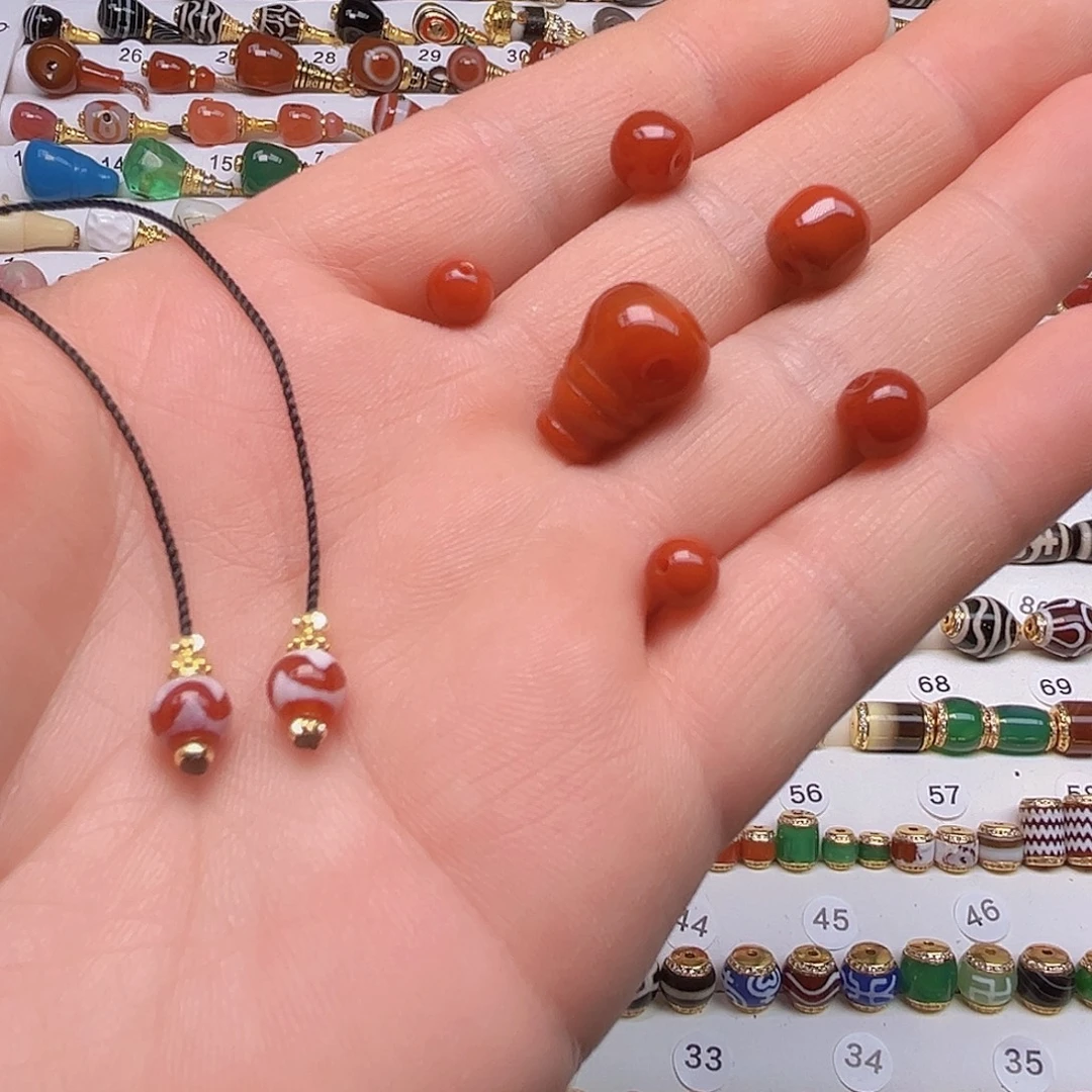 邢****玛瑙/玉髓未镶嵌颈饰