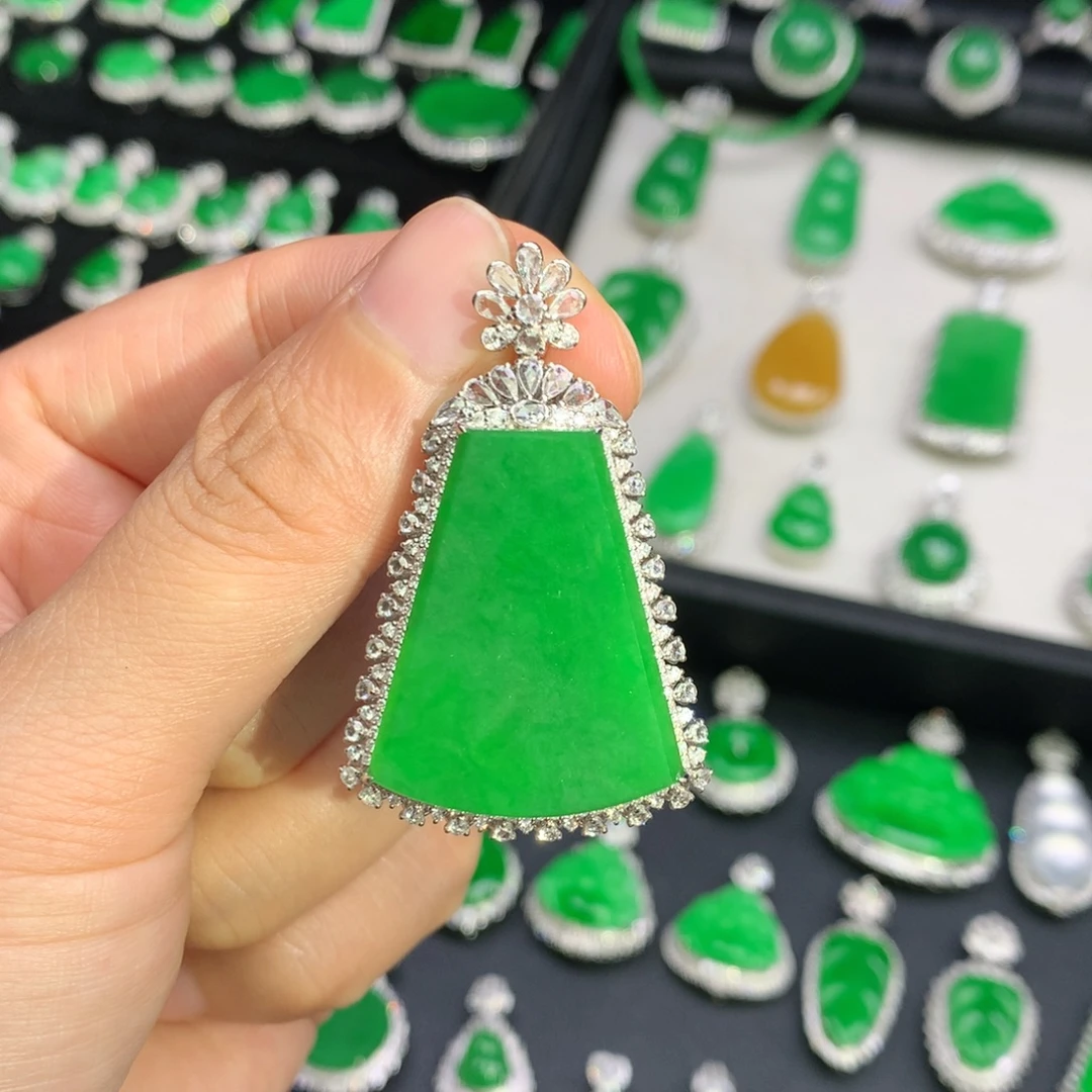 翡翠18K金镶嵌吊坠(不含链)