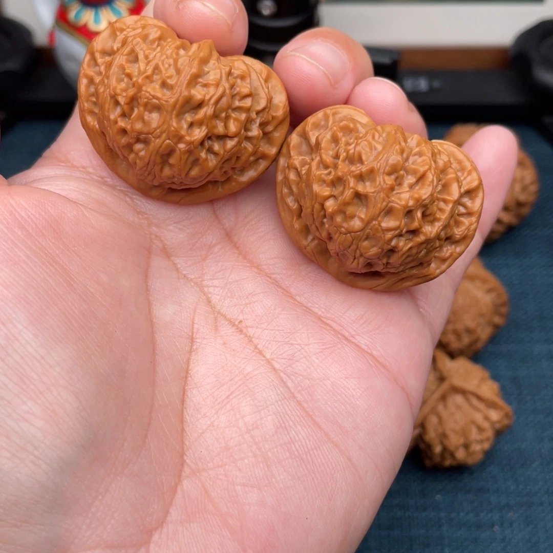 文玩核桃把件全品桃心39宫灯