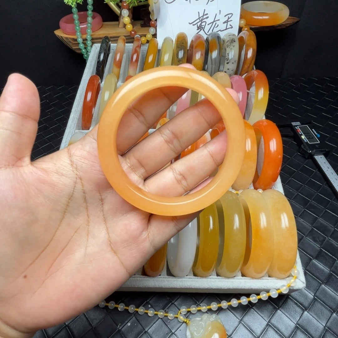 ****渡未镶嵌石英质玉（黄龙玉）手镯