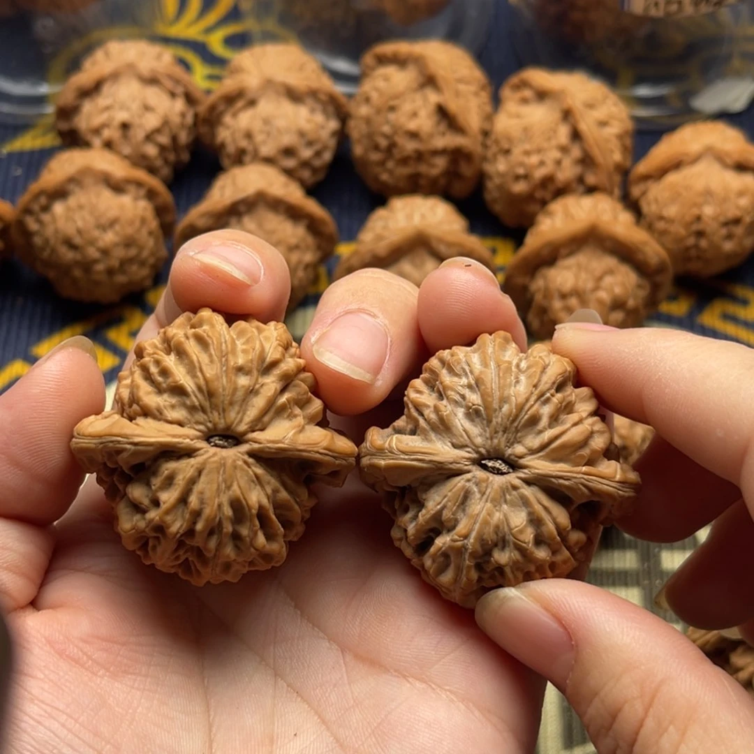 文玩核桃吊坠用****圣核王40