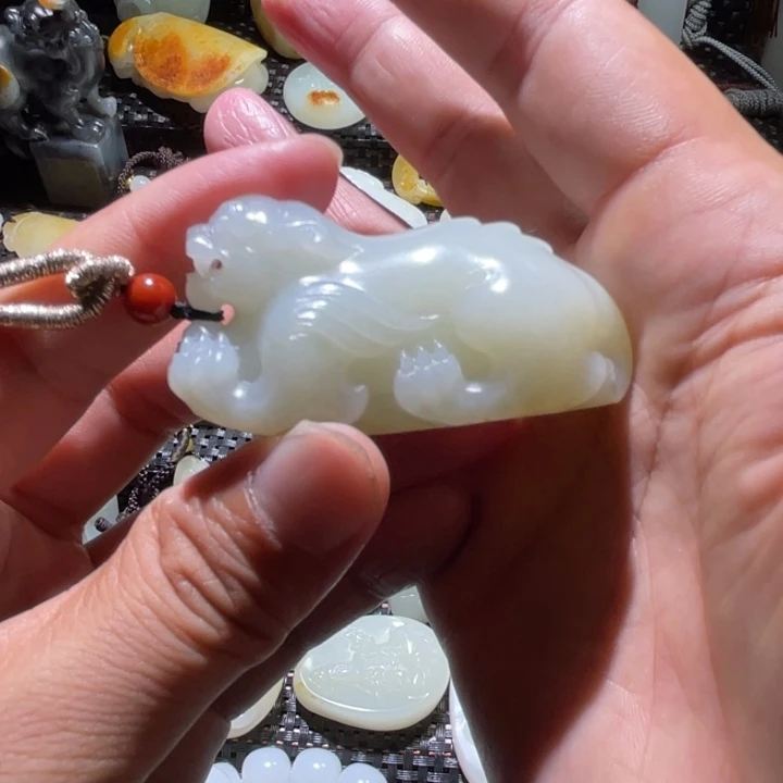 和田玉未镶嵌颈饰云*