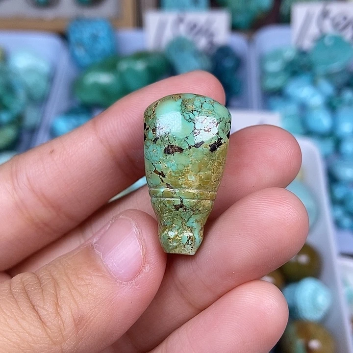 绿松石未镶嵌颈饰