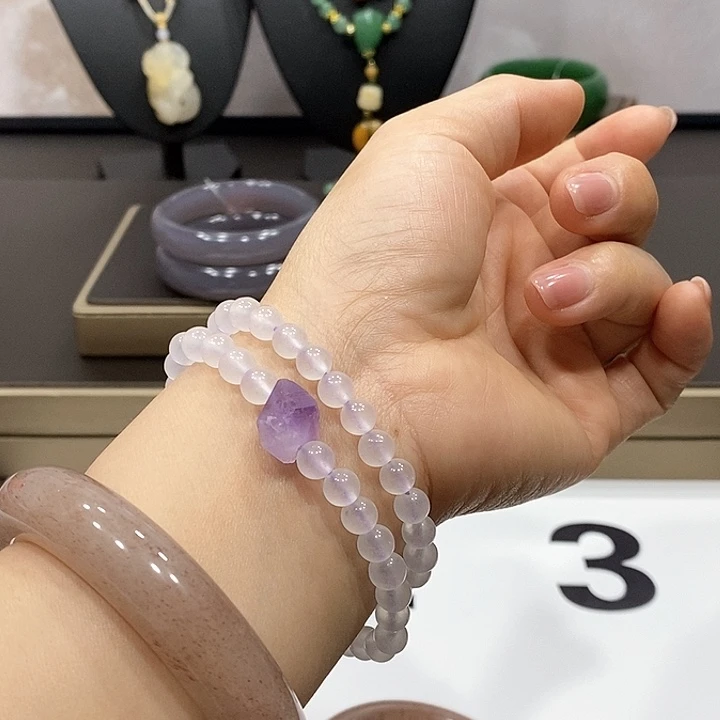 东陵石颈饰未镶嵌