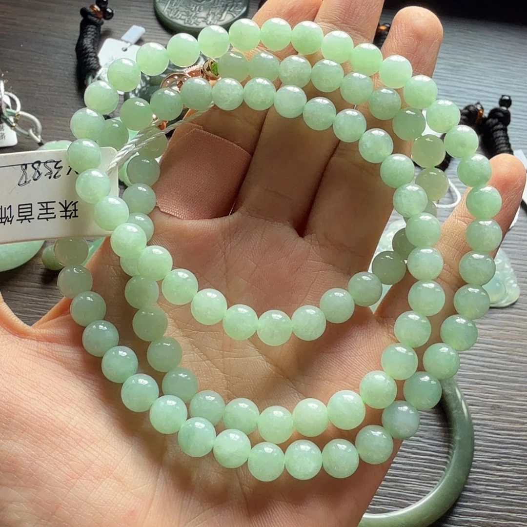 兰***儿散珠翡翠果绿的项链