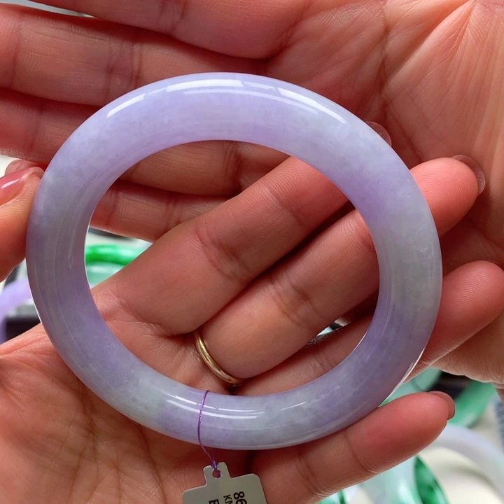 翡翠手镯未镶嵌天然