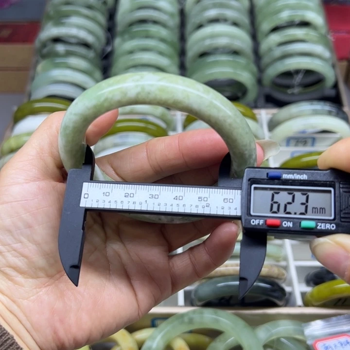 蛇纹石玉未镶嵌手镯78