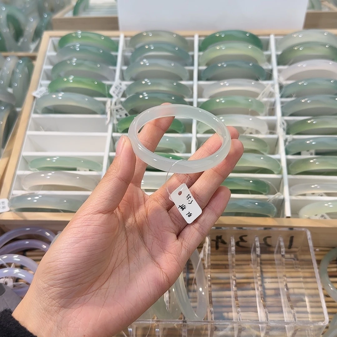 玛瑙/玉髓未镶嵌手镯圈口55.3