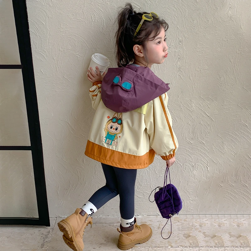 女童外套2025春秋新款洋气女宝宝秋装上衣儿童冲锋衣