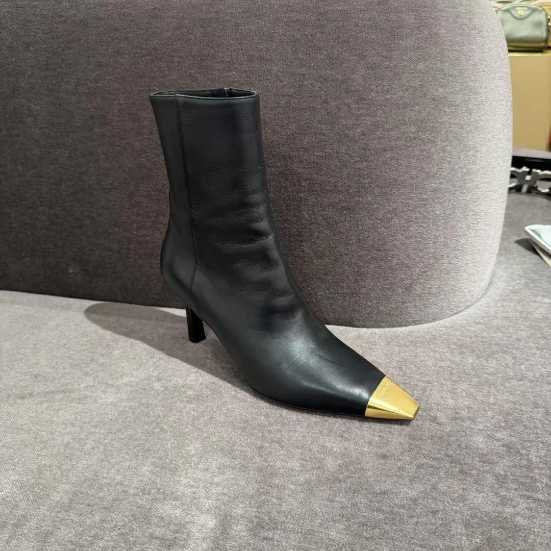 全新未使用 FERRAGAMO/菲拉格慕 女鞋短靴金属方头黑色