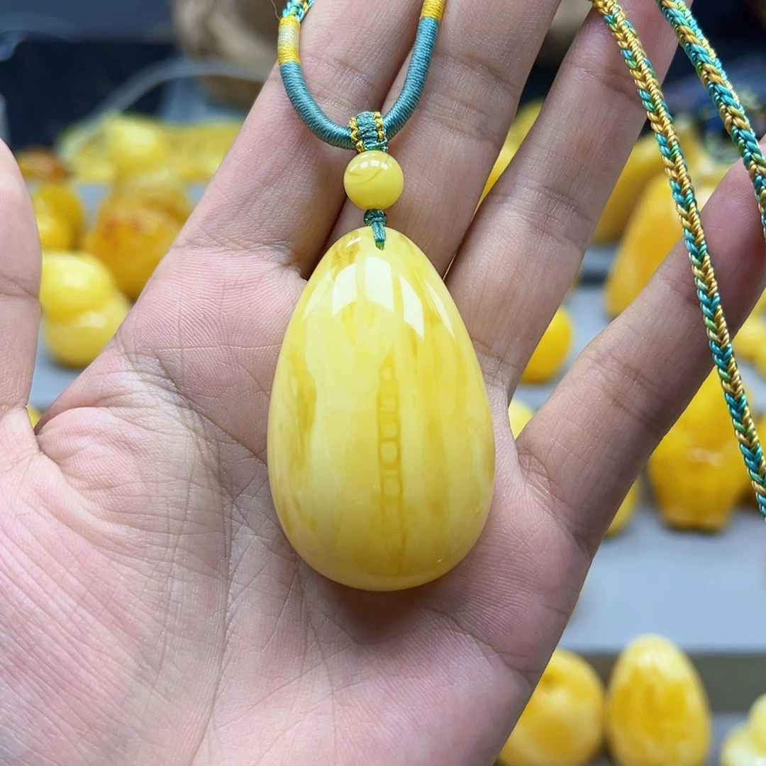 蜜蜡未镶嵌珠宝奇石