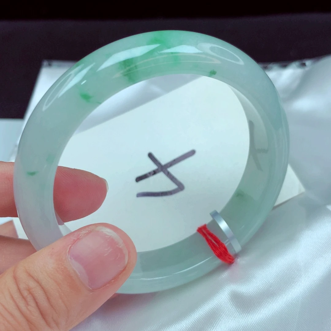 翡翠手镯未镶嵌翡翠手镯57+