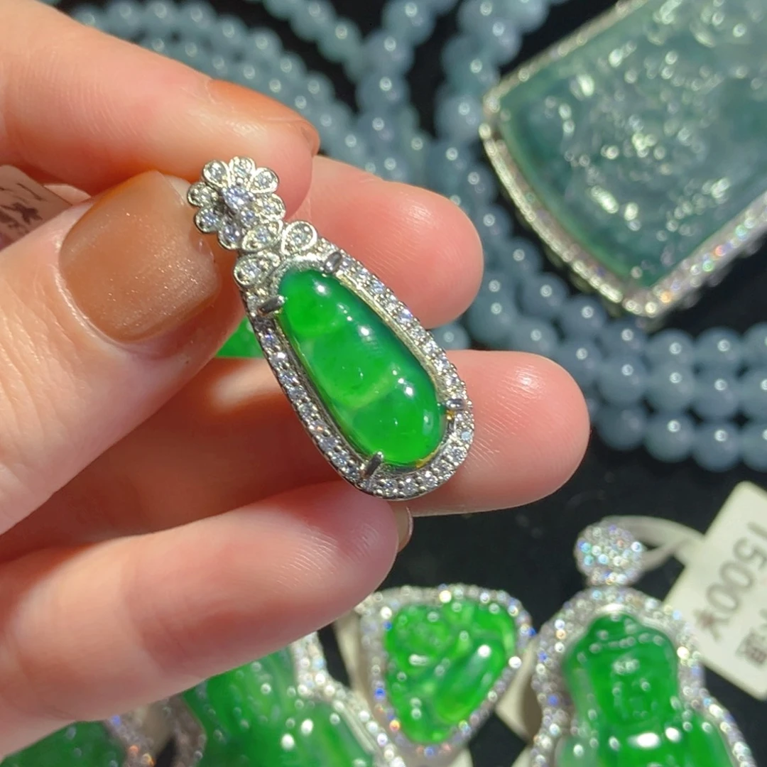 颈饰未镶嵌翡翠福豆