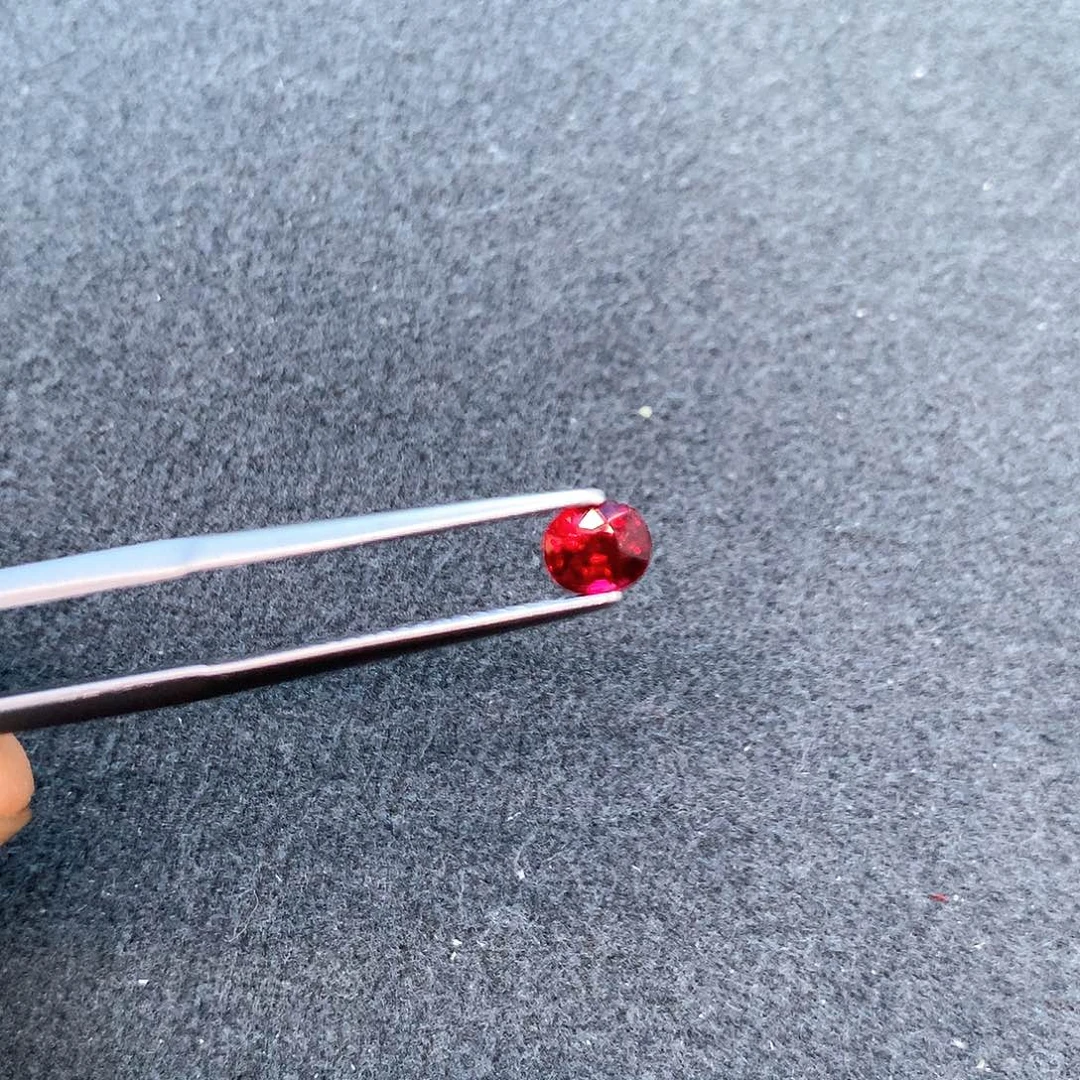 红宝石裸石未镶嵌70分无烧超级鸽血红全净吉尔德大证