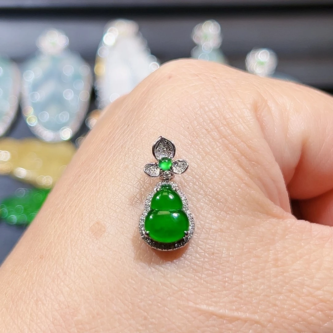 翡翠吊坠(不含链)18K金镶嵌