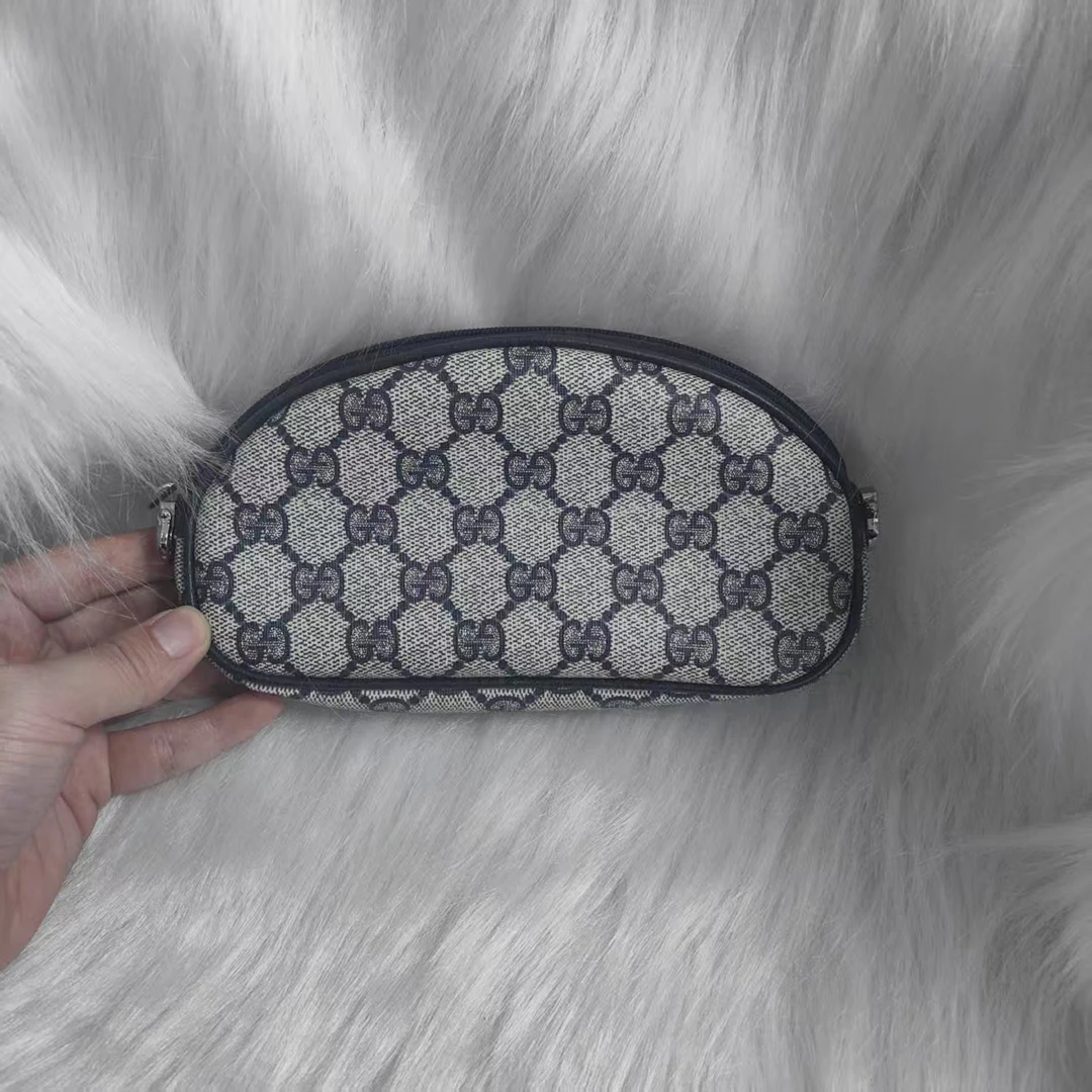 95新 GUCCI/古驰 兔兔奢G专属/古驰手拿洗漱包/240706161