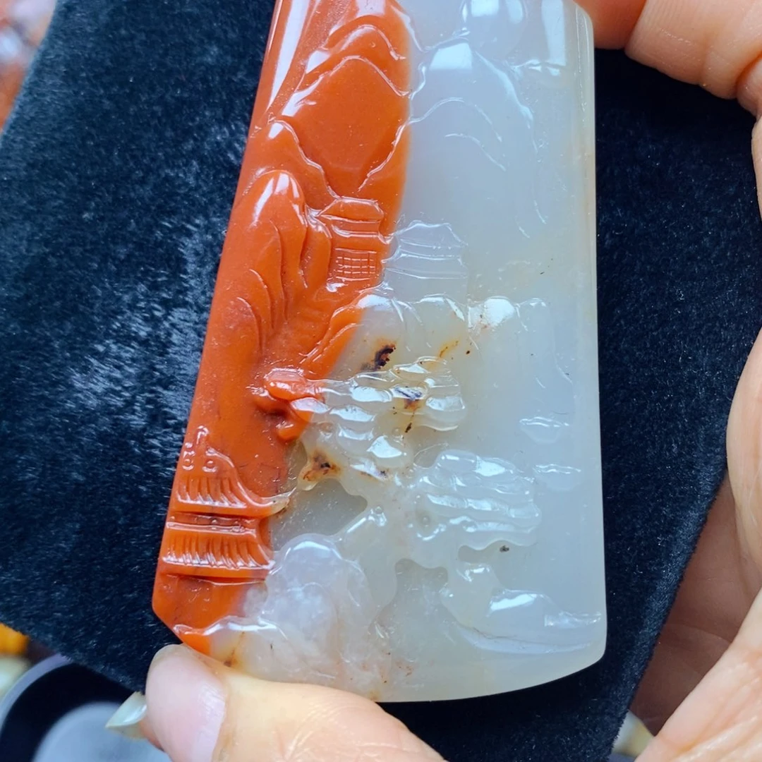 石英质玉（黄龙玉）未镶嵌颈饰