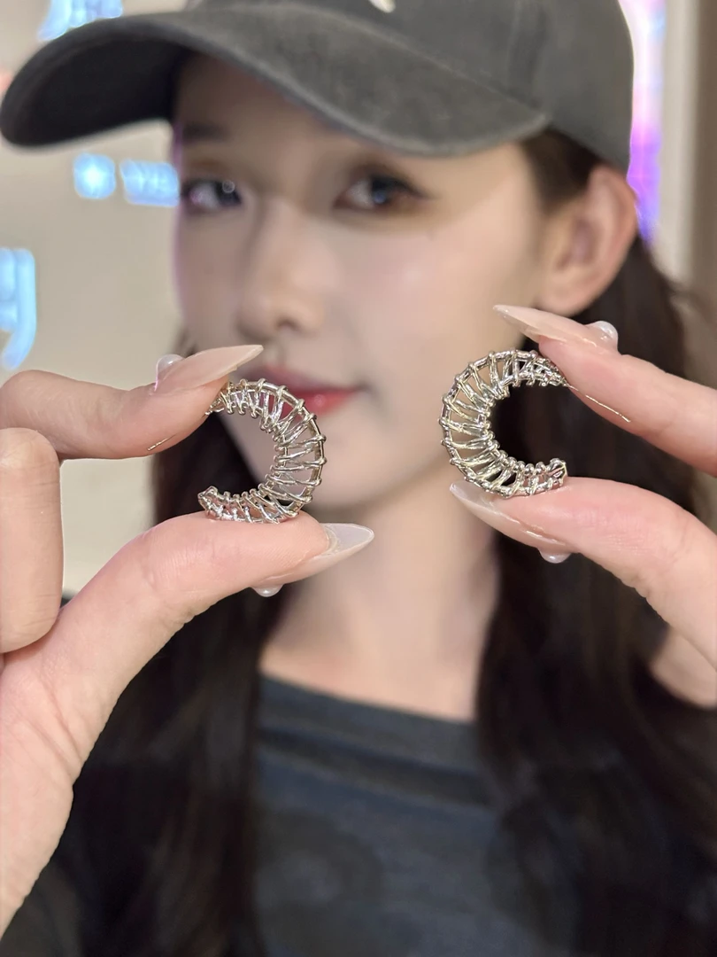铜合金耳饰 独特编织小包立体耳扣女轻奢小众设计感小众气质耳环