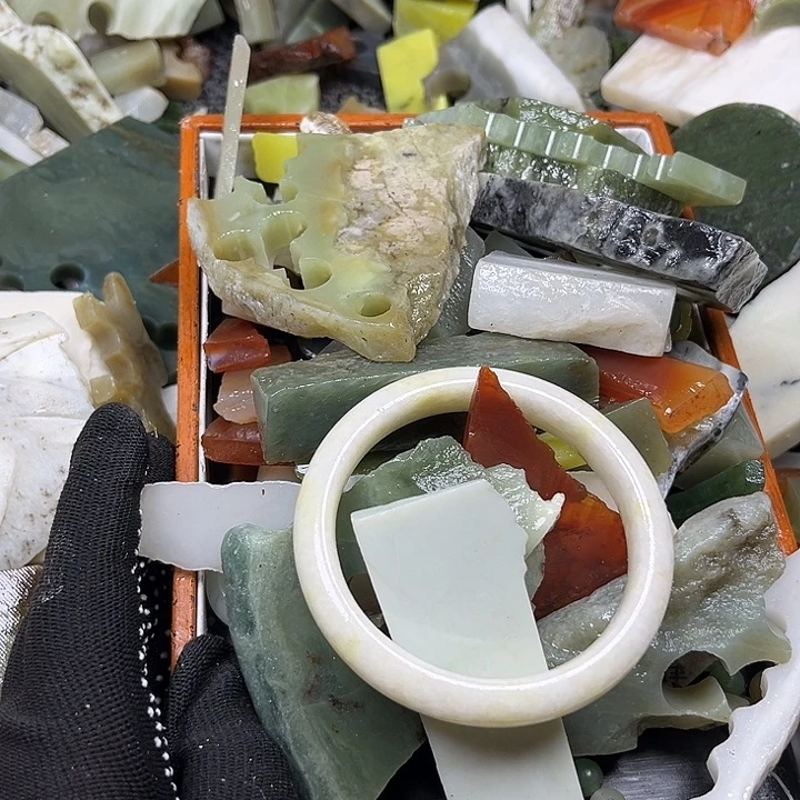 和田玉未镶嵌珠宝奇石陈***麻