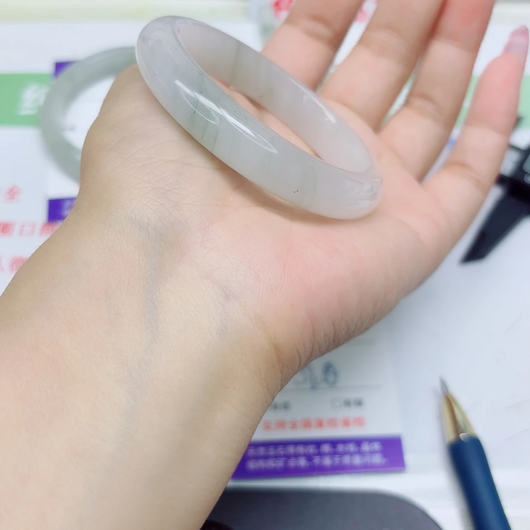 石英质玉未镶嵌手镯26/5152