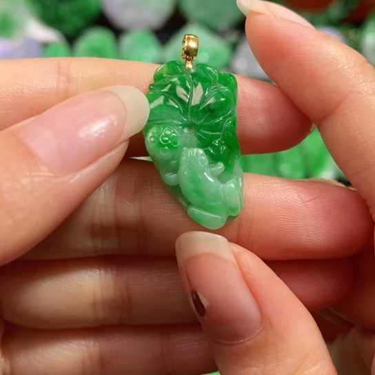 颈饰未镶嵌翡翠吊坠