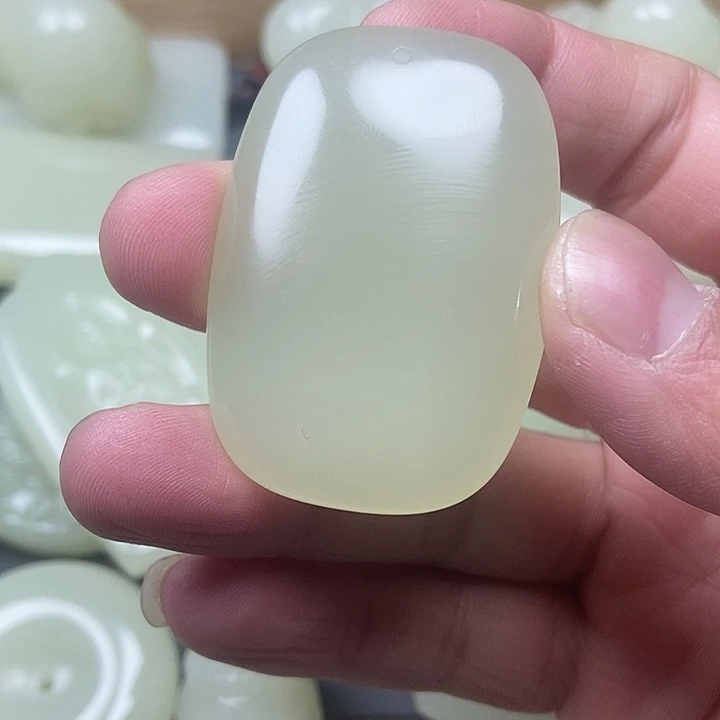 和田玉（青白玉）未镶嵌颈饰