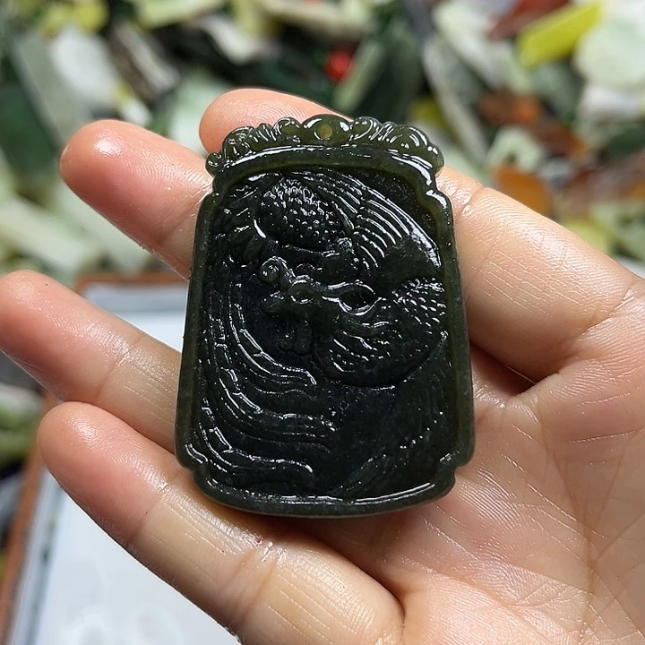 未镶嵌透闪石质玉珠宝奇石
