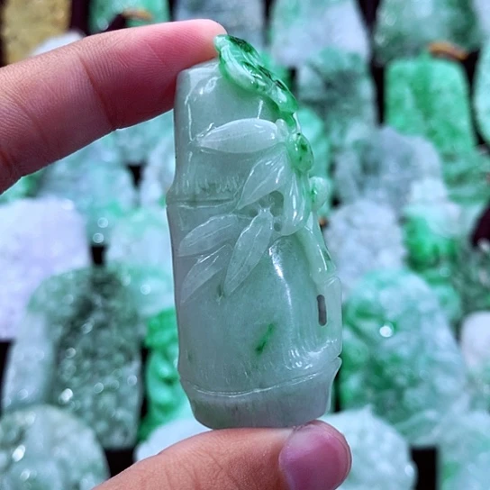 翡翠未镶嵌吊坠(不含链)