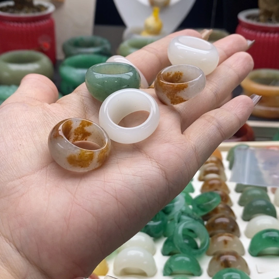 石英岩玉未镶嵌手镯