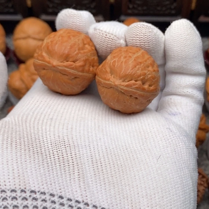 文玩核桃把件龙珠