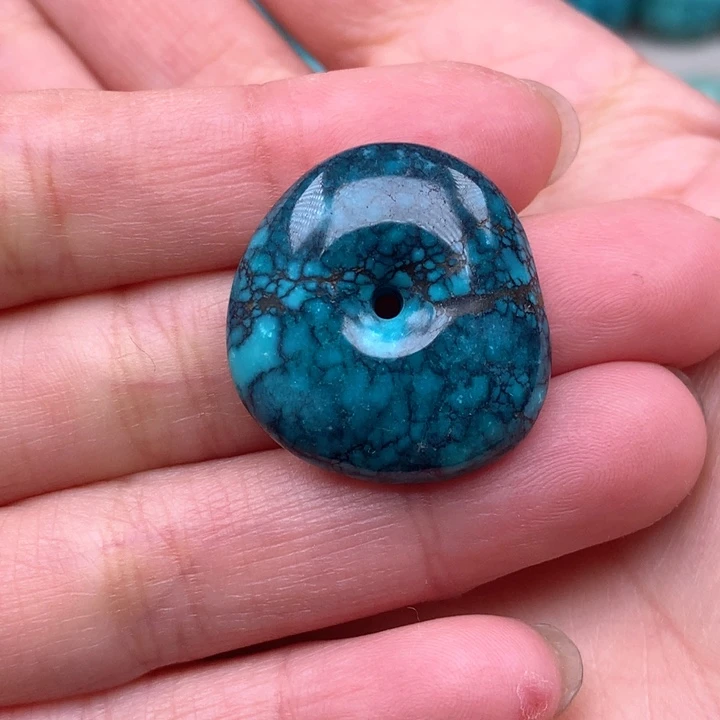 绿松石颈饰未镶嵌