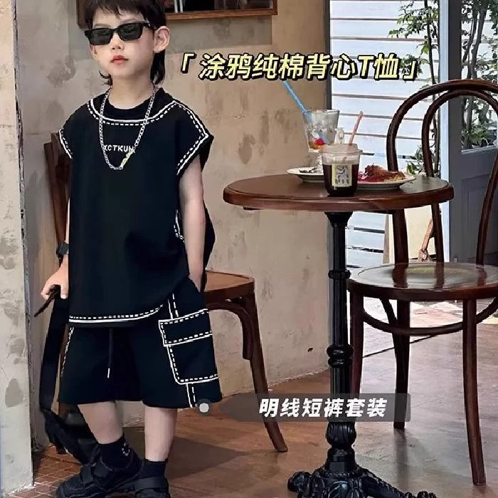 男童夏装涂鸦背心套装2025新款中小童时髦女孩上衣五分裤两件套潮