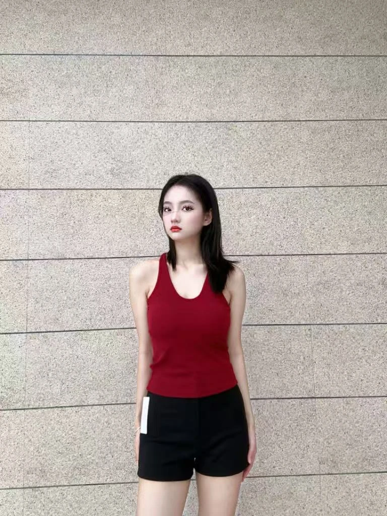 楚小允2025女士宽松剪裁高腰短裤