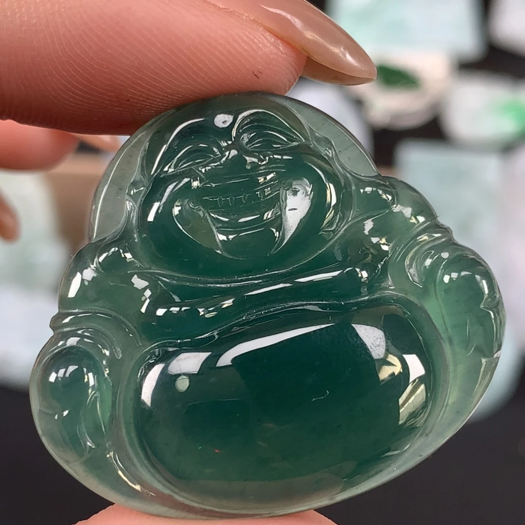 翡翠未镶嵌颈饰佛公