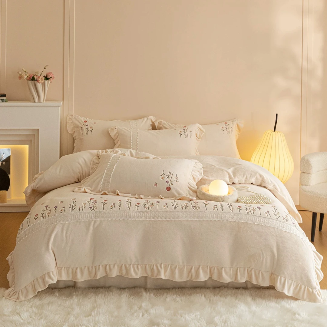 高端刺绣冬季保暖小清新四件套全消光加厚简约婴儿绒喜家满家纺！！