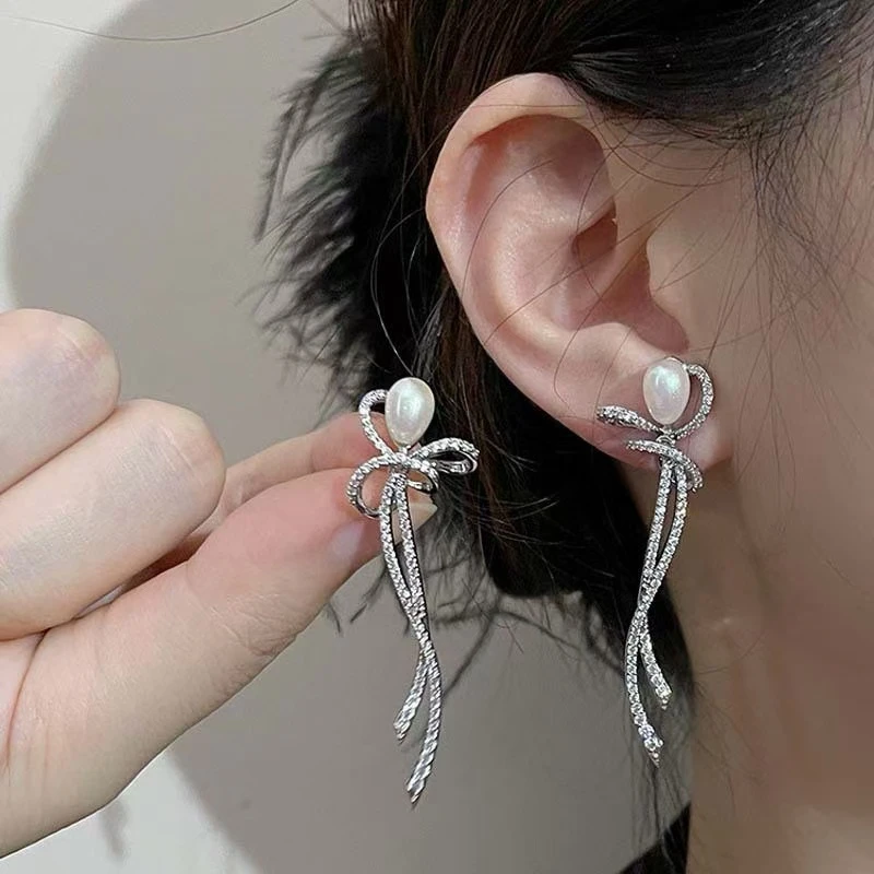 铜合金合成锆石耳饰 f137---大气气质百搭时尚蝴蝶结吊坠耳环